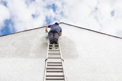 Peinture extérieure à la Férée — façades et ravalement